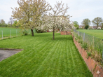 Garten - Frisch Renovierte Maisonette Wohnung mit Blick auf die Donau und Großem Gartenanteil